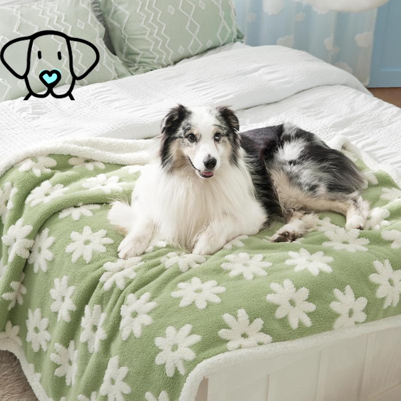 Ultra-Cozy Waterproof Dog Blanket – Reversible Sherpa & Plush Jacquard Design for Snuggles, Style, and Ultimate Furniture Protection!